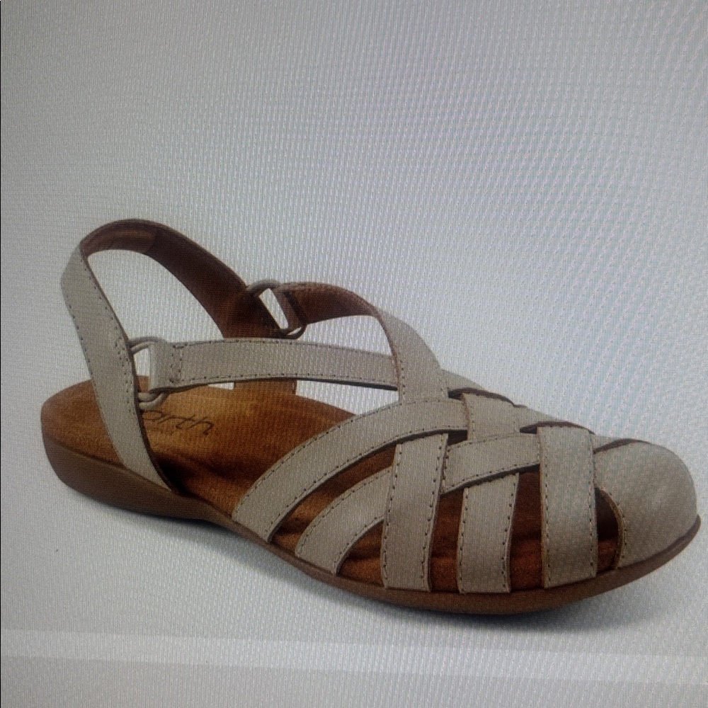 NWOB Earth Origins Berri Sandal.  Size 8.5